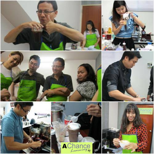 สอนชงกาแฟในหลักสูตรการทำธุรกิจชาและกาแฟสด