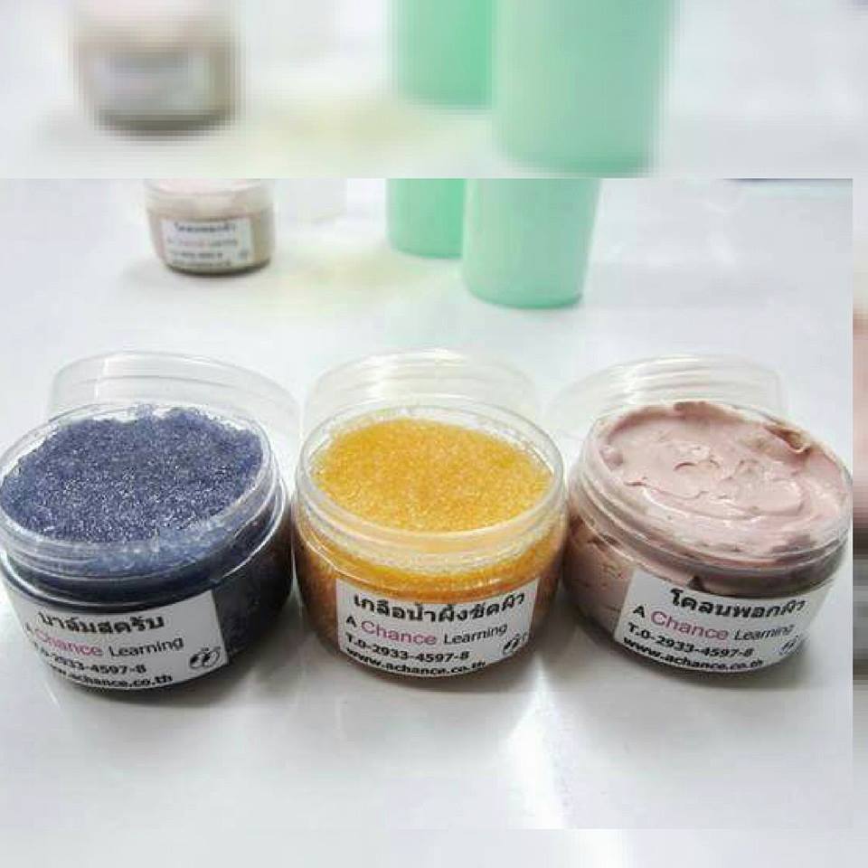 อบรมหลักสูตรเรียนการทำผลิตภัณฑ์สปาและขัดผิว รุ่นที่ 71